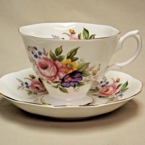 Royal Albert Bone China England Floral Pattern Tea Cup and Saucer - Picture 2 of 12